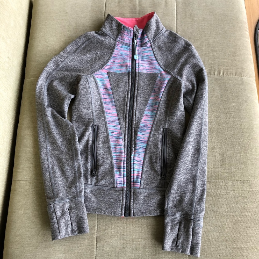 IVIVVA Girl’s gray jacket, size 8